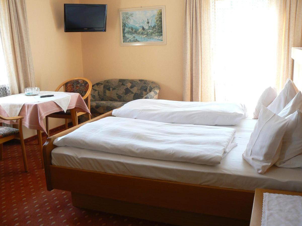 Haus Evelyn / Haus Heidemarie Hotel Bad Fussing Room photo