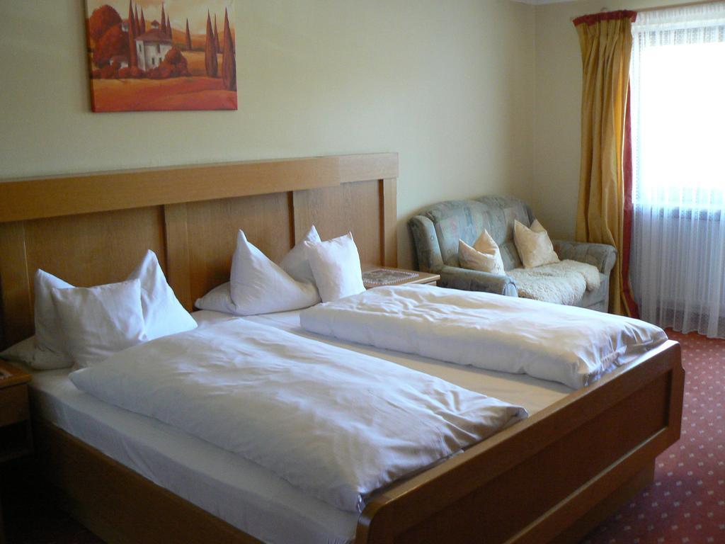 Haus Evelyn / Haus Heidemarie Hotel Bad Fussing Room photo